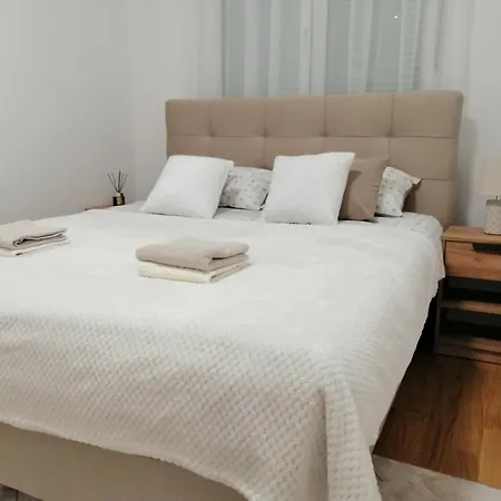 Stan Na Dan Apartman Ada Banjaluka Banja Luka Exterior photo