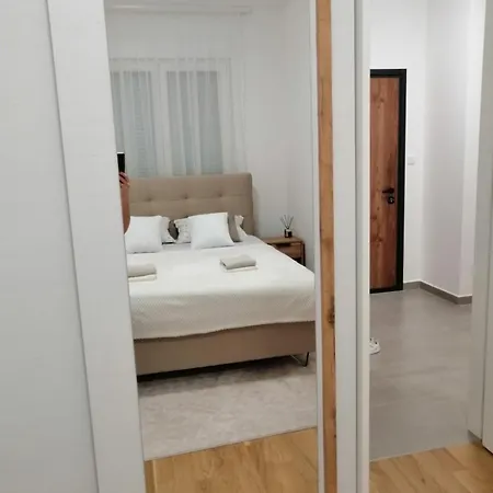 Stan Na Dan Apartman Ada Banjaluka Banja Luka Exterior photo